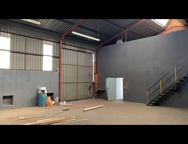 264M² WAREHOUSE TO LET IN ANDERBOLT